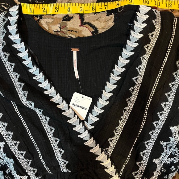 Saffron embroidered tunic in black.Free people.NWT - Picture 11 of 11
